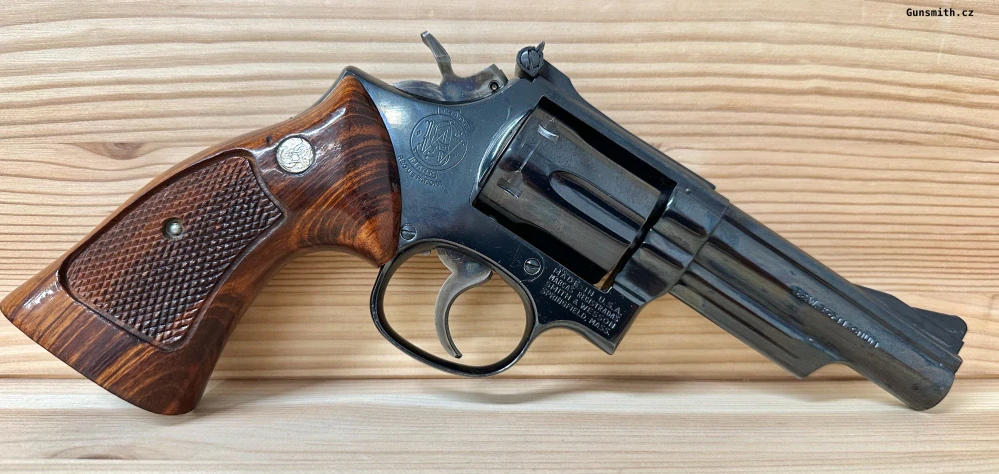 Revolver Smith & Wesson mod. 19-3 cal. .357 Magnum