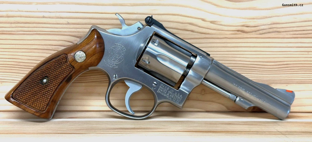 Revolver Smith & Wesson 67-1 .38 Special