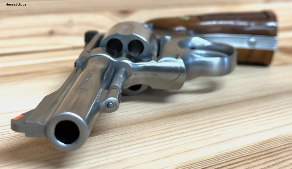 Revolver Smith & Wesson 67-1 .38 Special