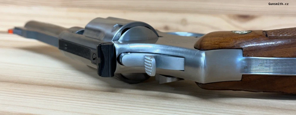 Revolver Smith & Wesson 67-1 .38 Special