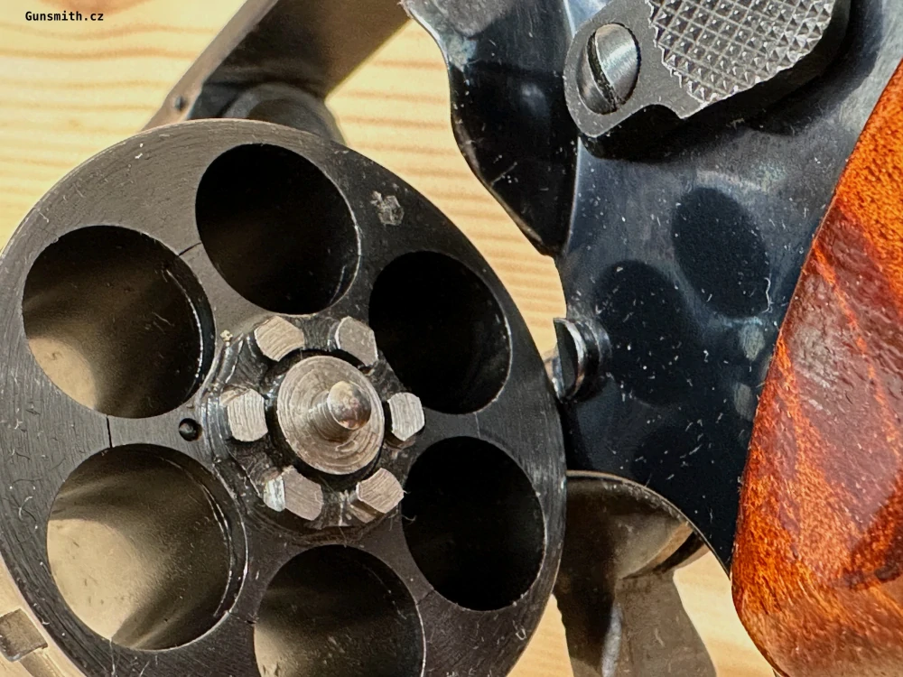 Revolver Smith & Wesson mod. 25-5 cal. .45 Colt