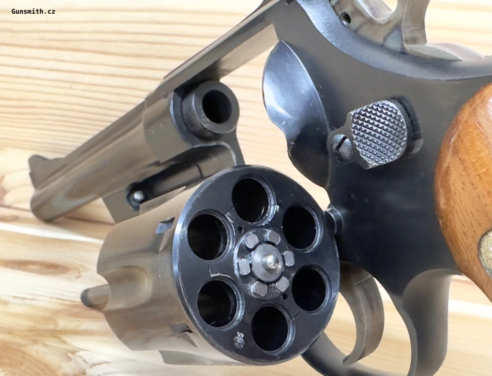 Revolver Smith & Wesson mod. 28-2 Highway Patrolman cal. .357 Magnum