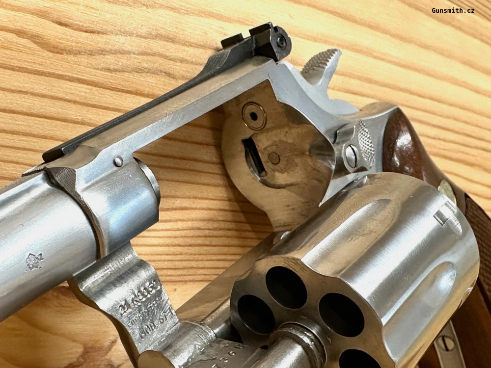 Revolver Smith & Wesson 67-1 .38 Special