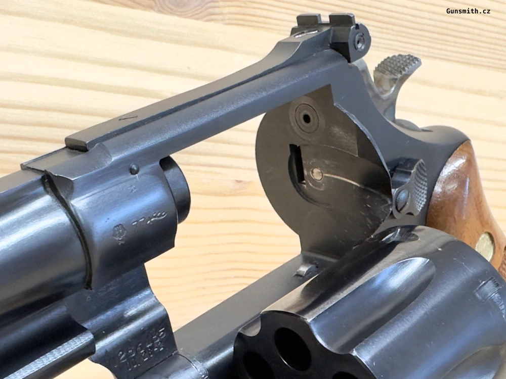 Revolver Smith & Wesson mod. 28-2 Highway Patrolman cal. .357 Magnum